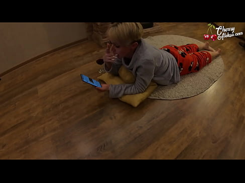 ❤️ Crazy аққұбалар соратын Үлкен Дик Сорады және оған секіру - Анальды секс ❤️ Порно бойынша бізде ﹏