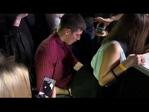 ❤️ Орыс түнгі клубындағы шынайы секс. Түнгі клубта анус пен қынапта 18 жасар орыс қызы ебілді ❤️ Порно бойынша бізде ﹏